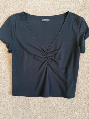 wild fable Black Ruched V‑Neck Cropped Top